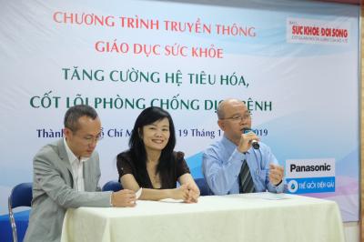 Các chuyên gia trả lời thắc mắc trong hội thảo sức khỏe giáo dục sức khỏe “Tăng cường hệ tiêu hóa, cốt lõi phòng chống dịch bệnh”